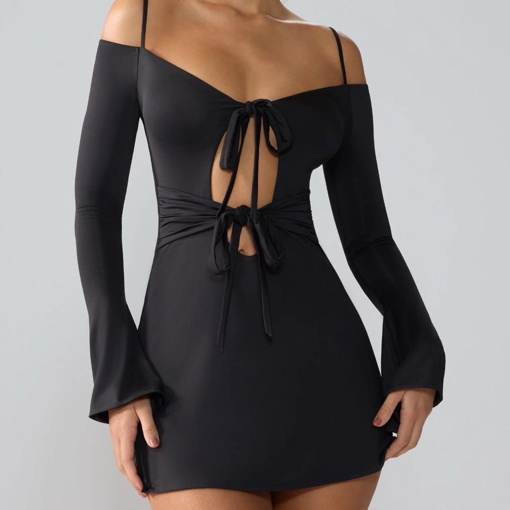 Oh Polly mini dress in black - Picture 4 of 4